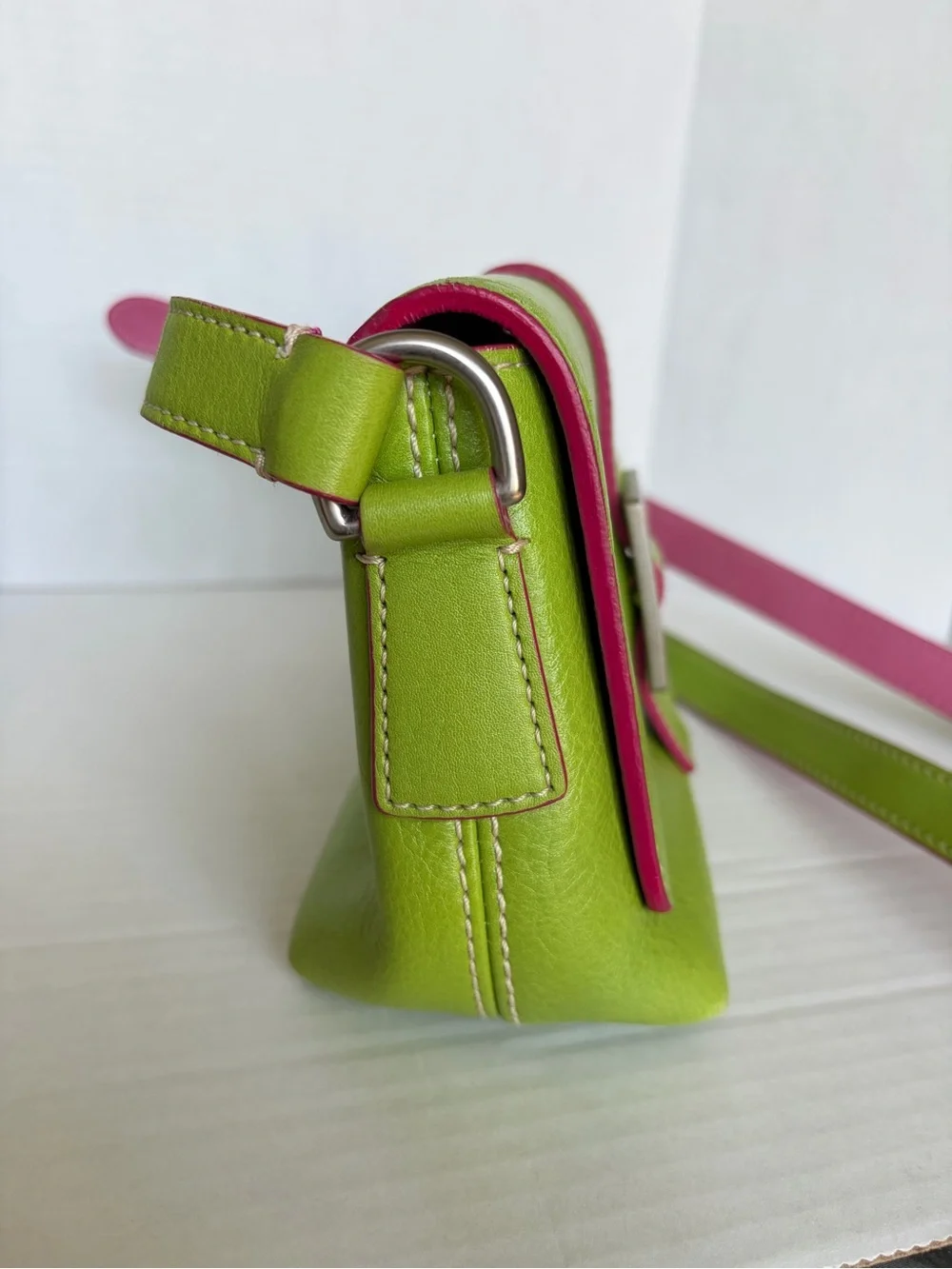 Vintage Y2K Dooney & Bourke Purse Kiwi Green Buckle Hearts Bag Flap Pink Strap - Picture 15 of 16